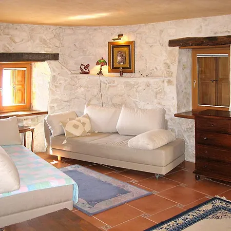 Haus Kula *
